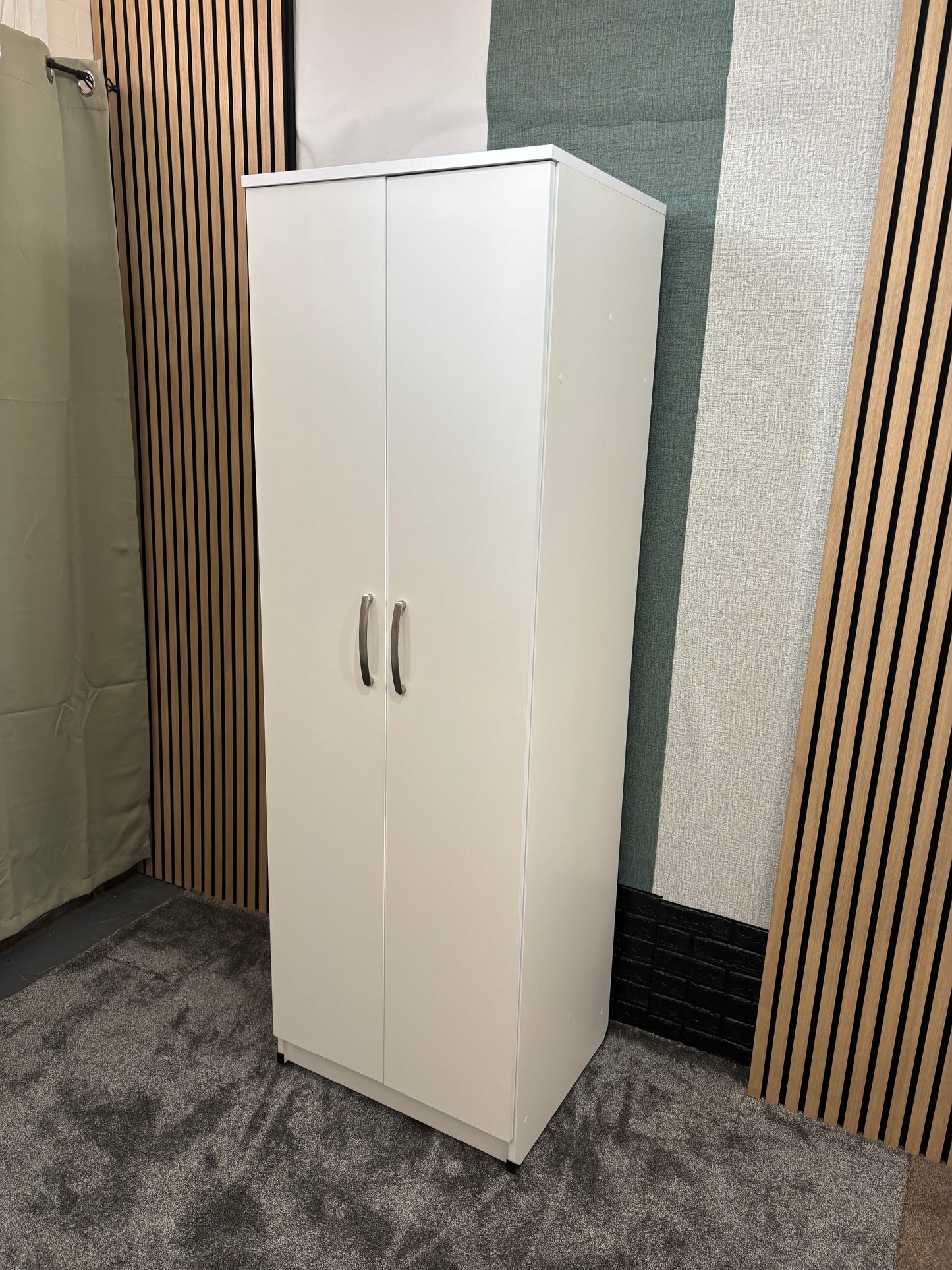 24" Wardrobe