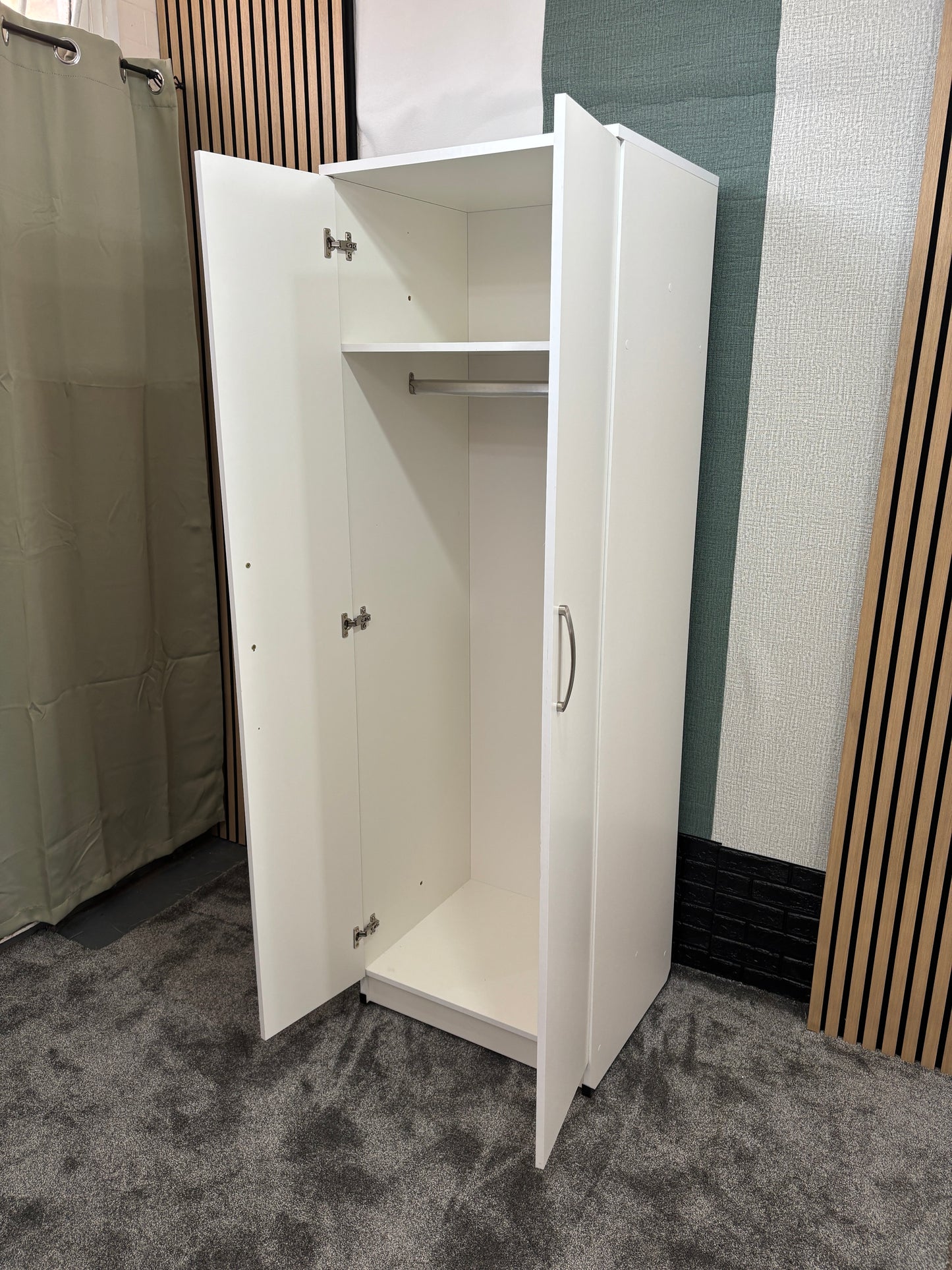 24" Wardrobe