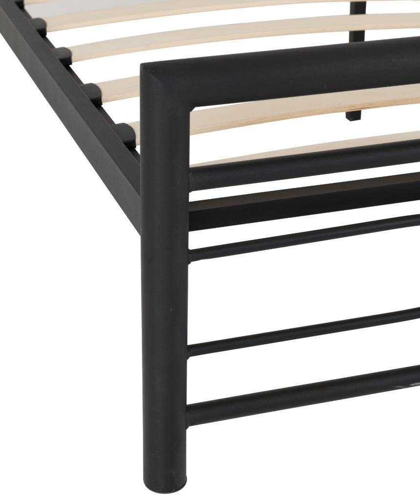 Kelly 4'6" Bed